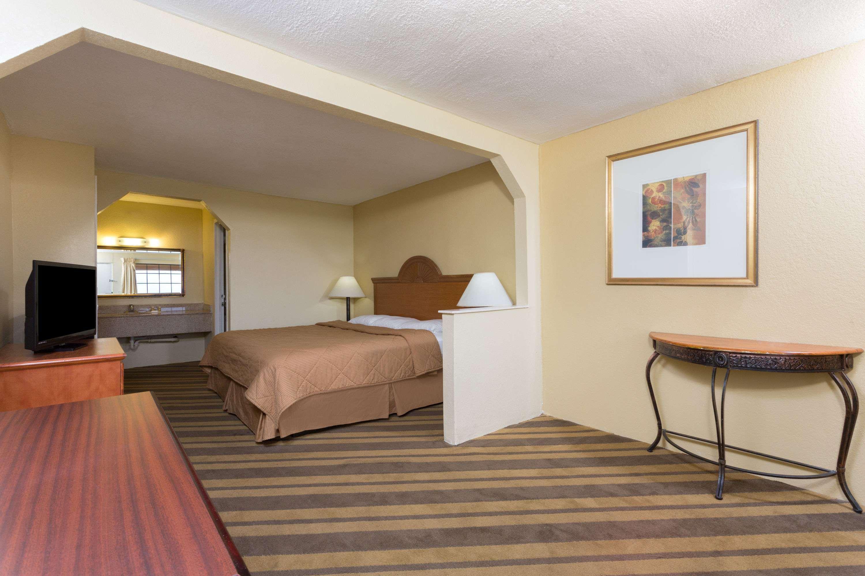 Days Inn & Suites By Wyndham Vicksburg Zewnętrze zdjęcie