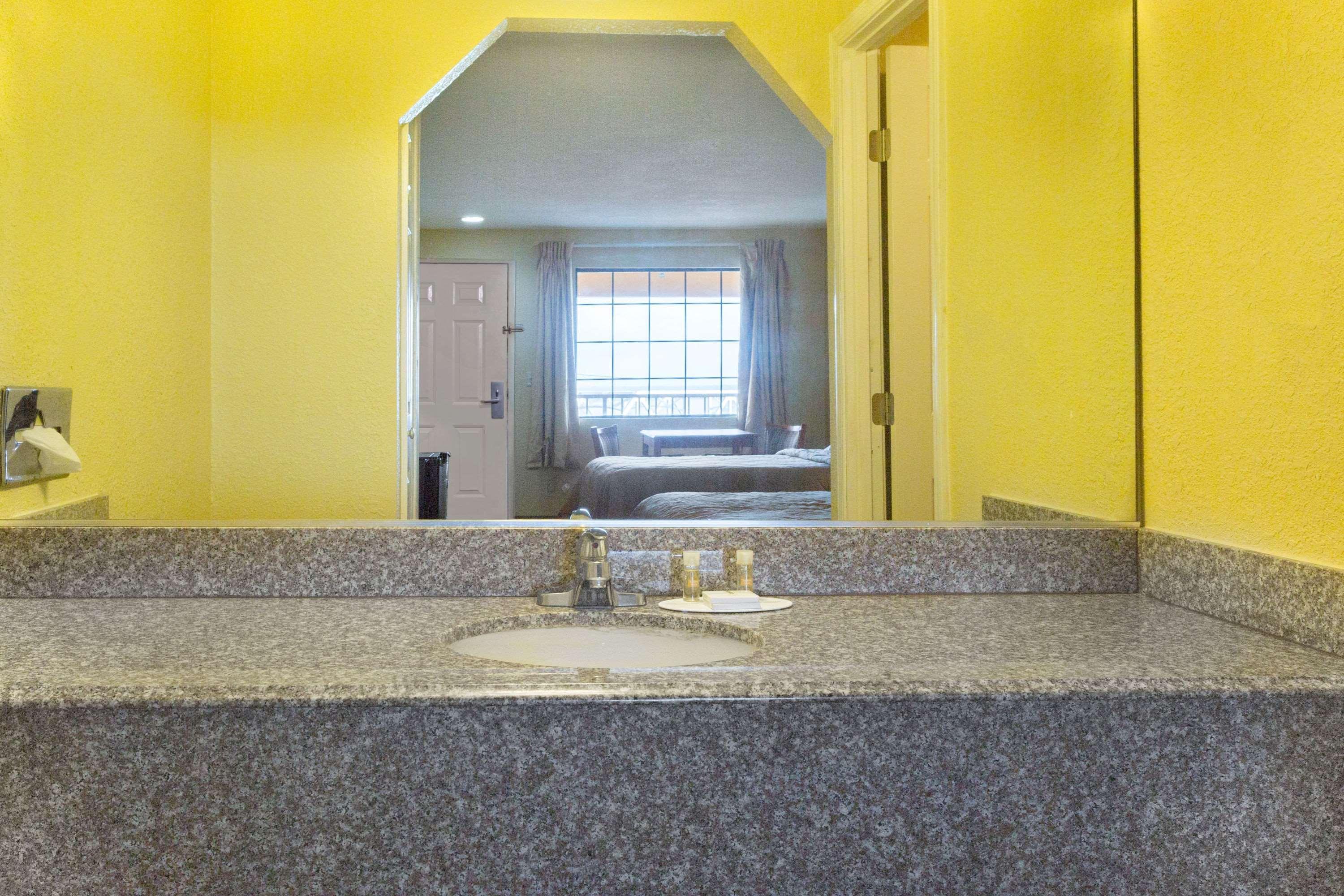 Days Inn & Suites By Wyndham Vicksburg Zewnętrze zdjęcie