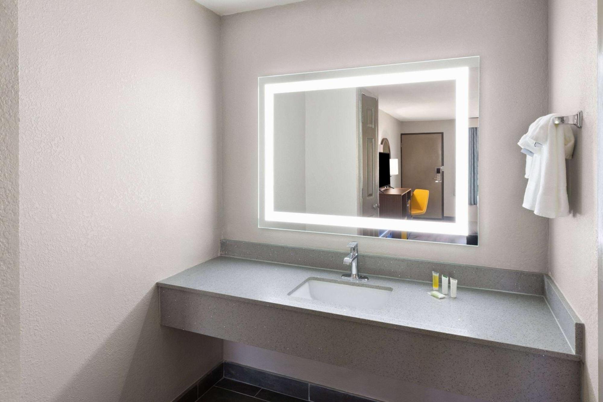 Days Inn & Suites By Wyndham Vicksburg Zewnętrze zdjęcie